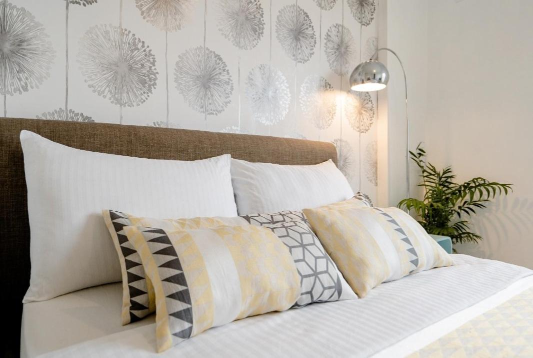 Tropical Garden Oasis Rooms 버밍엄 외부 사진